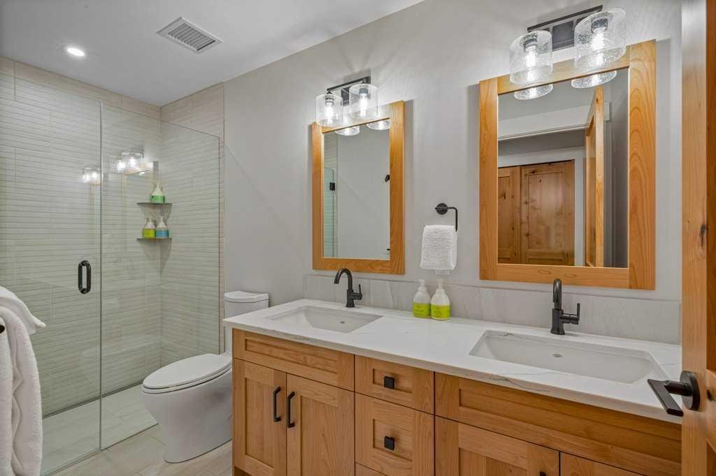 BergTraum bathroom